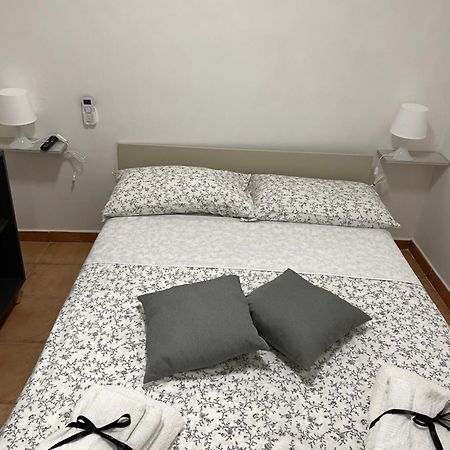 V.L Appartamento Gradoni. Napoli Esterno foto
