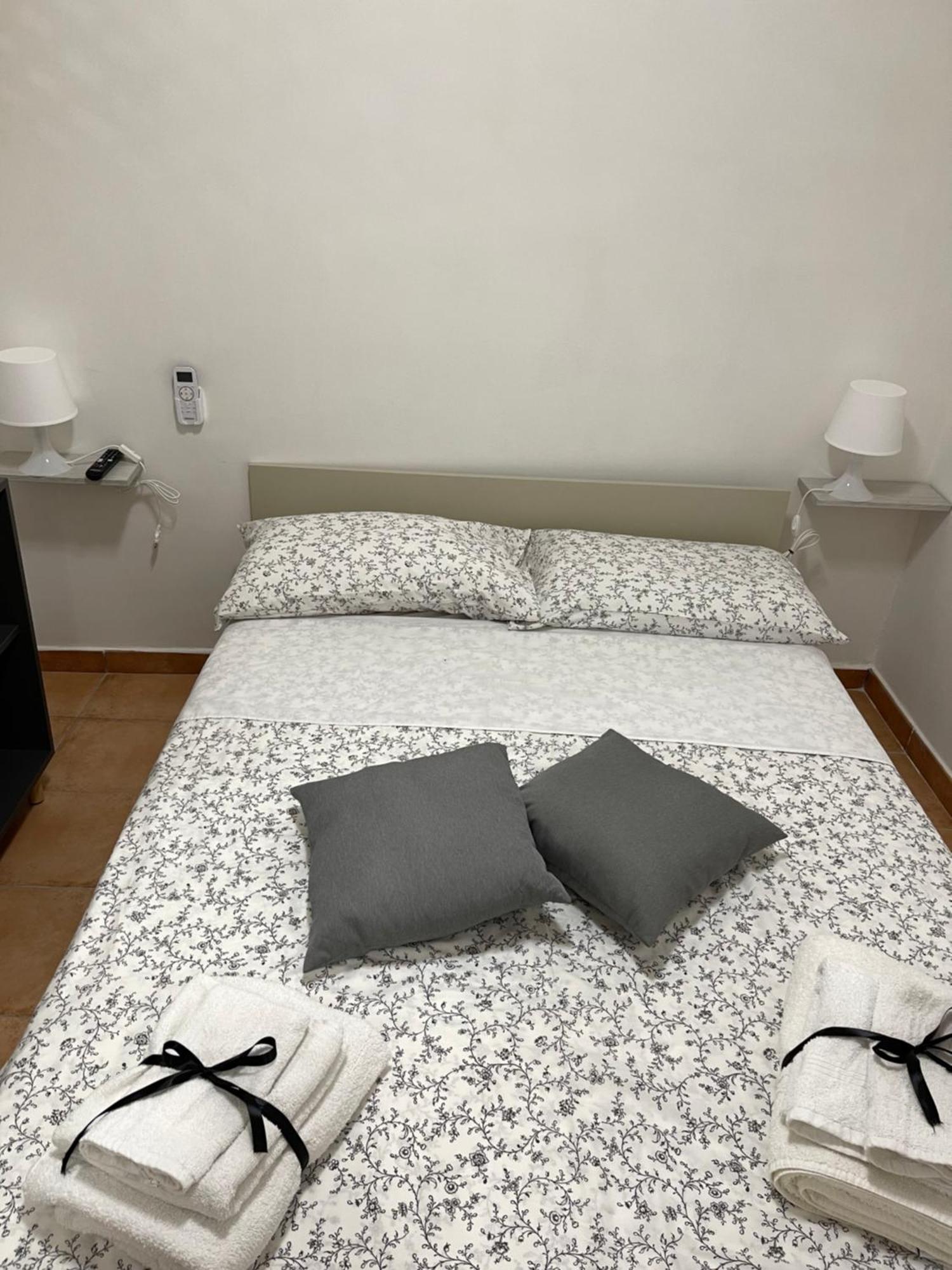 V.L Appartamento Gradoni. Napoli Esterno foto